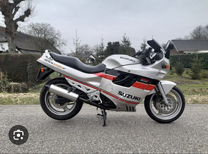 Продаются 2 мотоцикла Suzuki gsx 750f вместе (1 фото из 6)