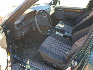 Mercedes w124 (3 foto / 5)