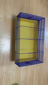 Продам клетку с игрушками. (2 фото из 2)