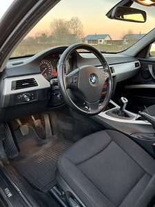 BMW e91 318d manuaal (11 foto / 11)