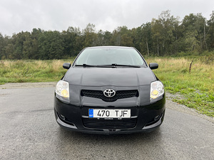 Toyota Auris 2.0d manuaal (2 foto / 13)