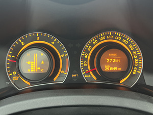Toyota Auris 2.0d manuaal (12 foto / 13)