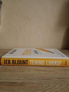 Raamat" Tehing lukku" (2 foto / 3)