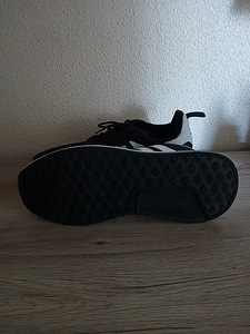 Кроссовки Adidas (8 фото из 9)