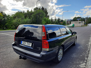 Volvo V70 2.4d мануал (12 фото из 15)