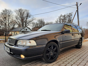 VOLVO V70 2.4 Turbo Üv. 03.2024 (14 foto / 15)
