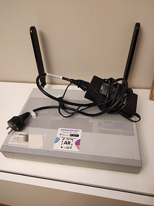 Cisco ISR 1100-8PLTEW ruuter (3 foto / 3)