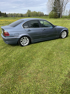 BMW 320i (4 foto / 7)