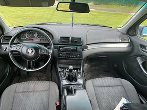 BMW 320i (6 foto / 7)