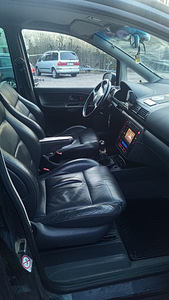Volkswagen Sharan Facelift (8 foto / 10)