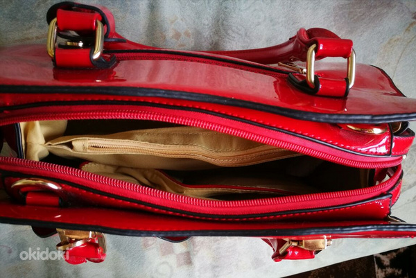 Красная лакированная сумка (фото #3)