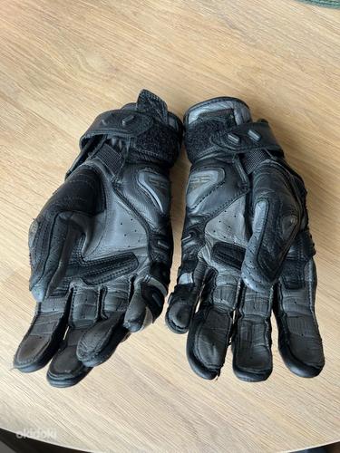 Мотоперчатки летние Revit Cayenne Pro Gloves (фото #2)