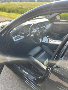 BMW f10 530xd 2016 (11 foto / 14)