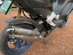 Aprilia SR70r (4 foto / 6)