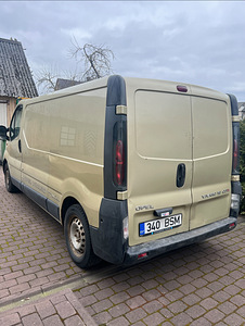 Opel Vivaro 1.9 74kw 2004 (4 foto / 9)