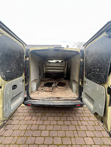 Opel Vivaro 1.9 74kw 2004 (5 foto / 9)