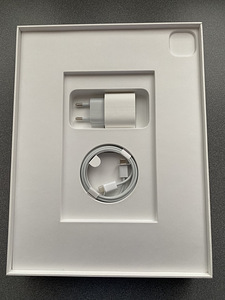 iPad Pro (12,9 дюйма) (4-го поколения) (3 фото из 5)
