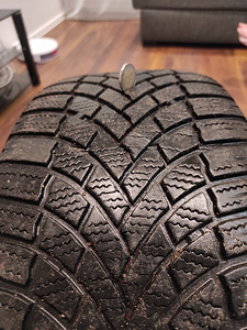 Шины 215/55 r17 (1 фото из 5)