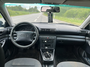 Audi A4 1.8 92kw (11 foto / 12)