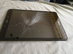 Samsung Galaxy Tab A (SM-T555) (6 foto / 6)
