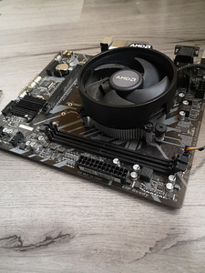GIGABYTE B450M S2H V2 AM4 DDR4 ATX (3 foto / 4)