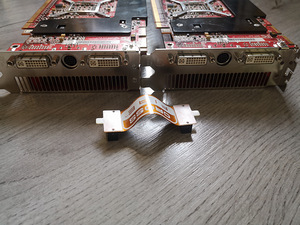 2x ATI Radeon HD 2900 XT +SLI (3 foto / 5)