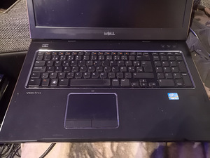 Dell Vostro 3750 17" i5, 8GB,120GB SSD,GeForce 525m (5 foto / 10)