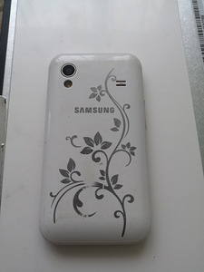 Samsung Galaxy Ace La Fleur (2 foto / 3)