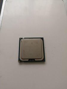 Четырехъядерный Intel Q8300 (1 фото из 3)
