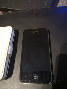 iPhone 4 32GB Black (1 foto / 4)