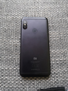 Xiaomi Mi A2 Lite 64GB (2 foto / 3)