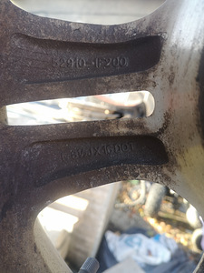 Шины 215/65R16 Studded + диски Kia Sportage (6 фото из 7)