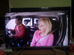 Philipsi 42" 3D SmartTV 42PFL6198K/12 (2 foto / 5)