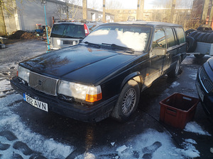 Volvo 945 2.0 82kw (6 foto / 9)