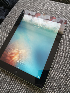 iPad 3 Cellular+Wifi 16GB (4 фото из 5)