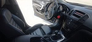 Opel insignia 2009 (8 foto / 8)