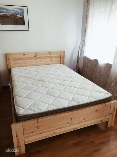 Кровать из массива (фото #1)
