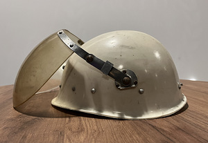 Tuletõrje kiiver, antiik (2 foto / 4)