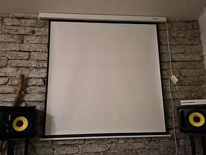 Benq projektor, laekinnitus, 4World ekraan (7 foto / 9)