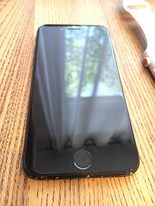 iPhone SE 128GB 2020g. (4 фото из 7)