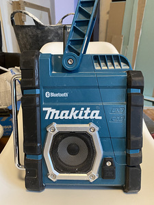 Makita raadio DMR108N. Vähe kasutatud (5 foto / 9)