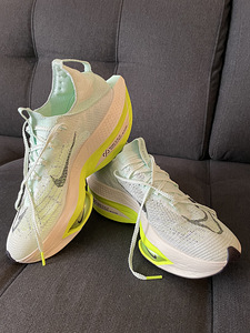 Nike ALPHAFLY NEXT % 2 nr.43 (2 foto / 4)
