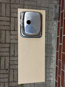 Köögivalamu koos lauaga (2 foto / 2)