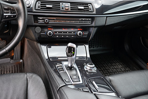 BMW f10 520d (14 foto / 15)