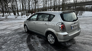 ПРОДАЕТСЯ TOYOTA COROLLA VERSO (4 фото из 11)