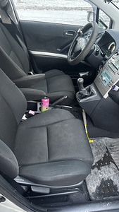 ПРОДАЕТСЯ TOYOTA COROLLA VERSO (8 фото из 11)