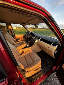 Range Rover Sport (14 фото из 15)