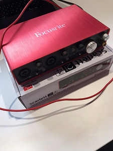 Focusrite Scarlett 4i4 USB helikaart (2 foto / 2)