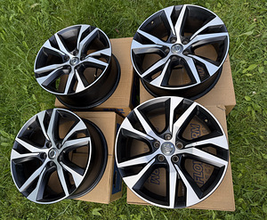 Volvo R-Design оригинальные диски R18 5x108 (1 фото из 10)