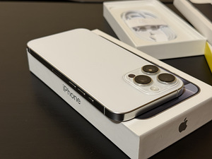 iPhone 16 Pro Max 256GB White Titanium (1 foto / 8)